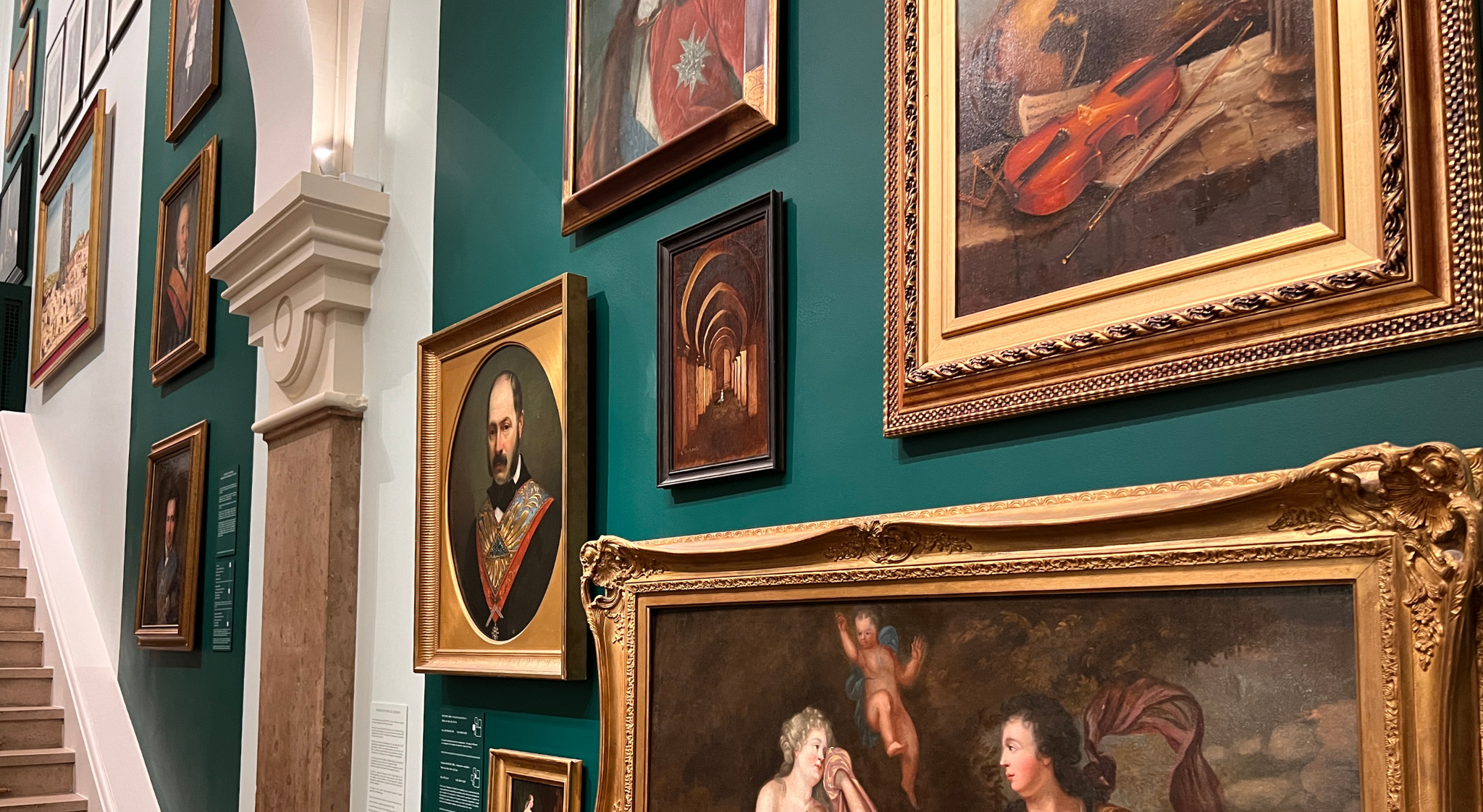 Salle des portraits du musée de la GLDF